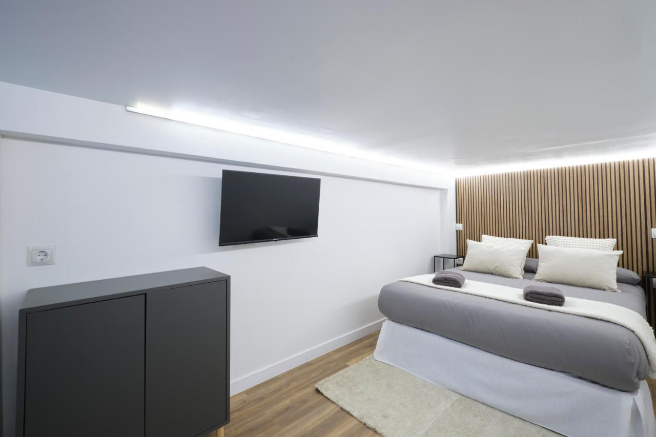Acacias Apartments - City Centre マドリード エクステリア 写真